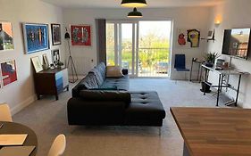 Big Artistic, Sea Views, Parking, Modern Flat.